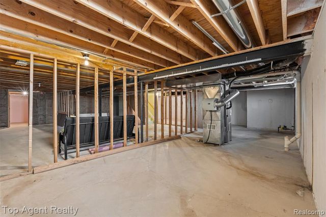 53260 Villa Rosa Drive, Macomb, MI 48042