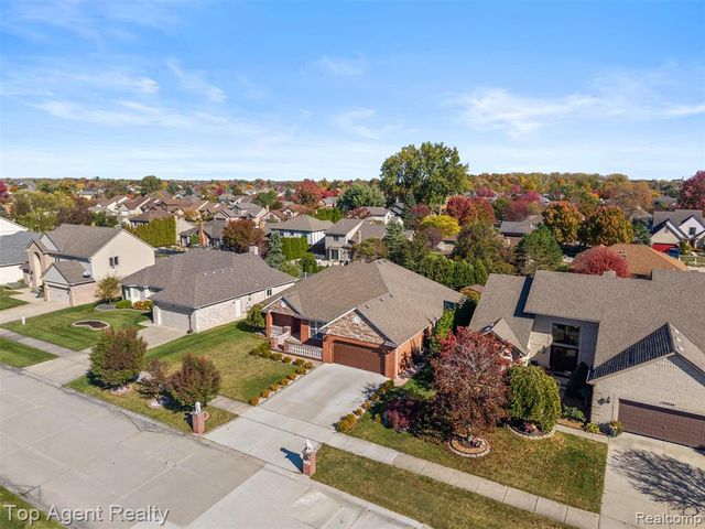 53260 Villa Rosa Drive, Macomb, MI 48042
