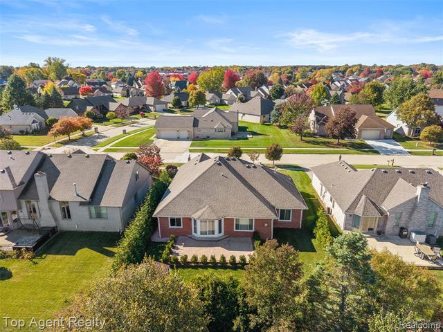 53260 Villa Rosa Drive, Macomb, MI 48042