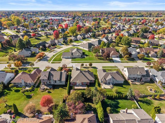 53260 Villa Rosa Drive, Macomb, MI 48042