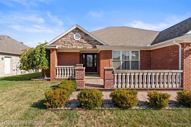 53260 Villa Rosa Drive, Macomb, MI 48042