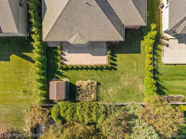 53260 Villa Rosa Drive, Macomb, MI 48042