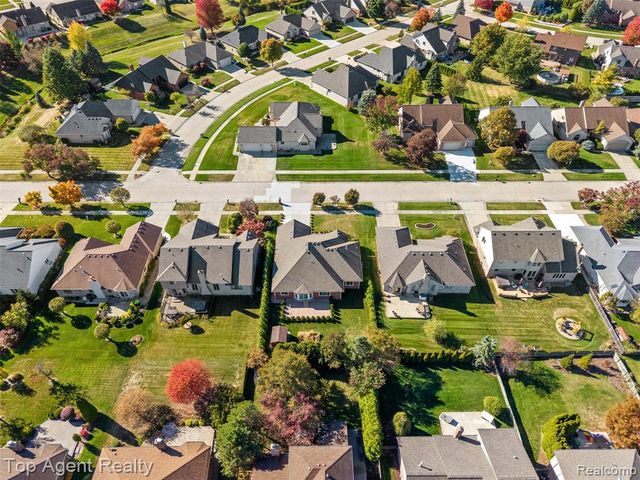53260 Villa Rosa Drive, Macomb, MI 48042