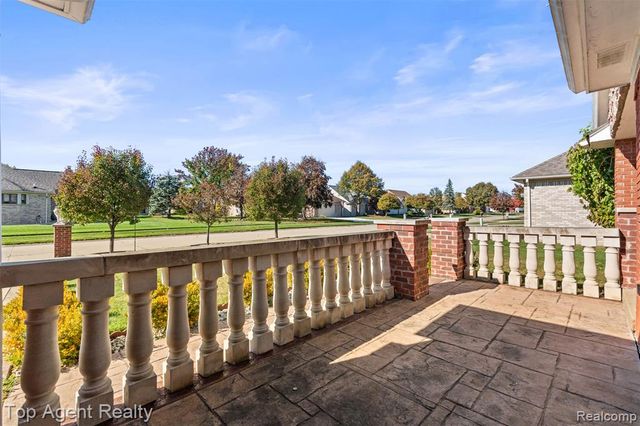 53260 Villa Rosa Drive, Macomb, MI 48042