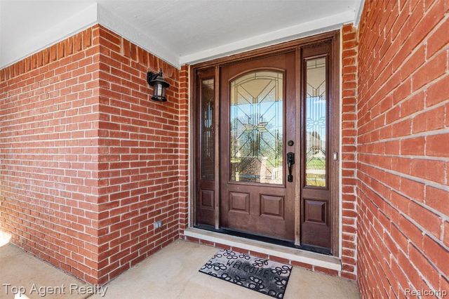 53260 Villa Rosa Drive, Macomb, MI 48042