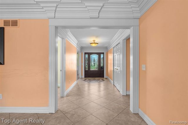 53260 Villa Rosa Drive, Macomb, MI 48042