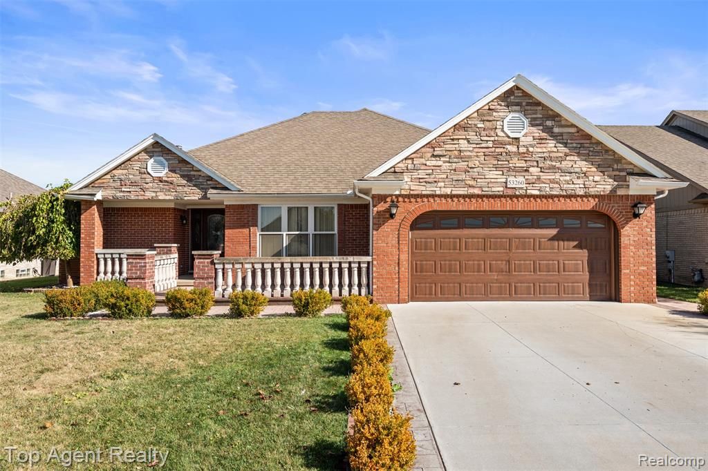 53260 Villa Rosa Drive, Macomb, MI 48042