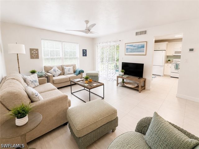 216 Bob O Link WAY A, Naples, FL 34105