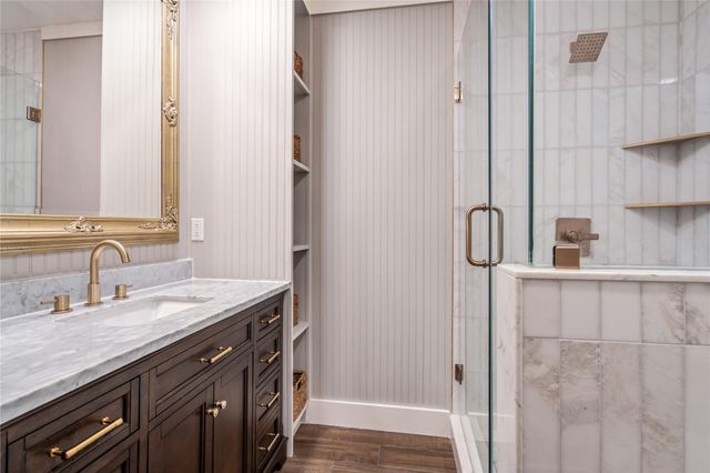 327 Middleton Street, Kemah, TX 77518