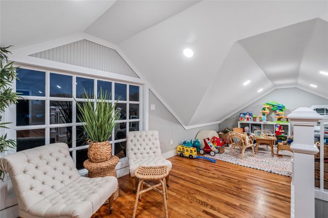 327 Middleton Street, Kemah, TX 77518