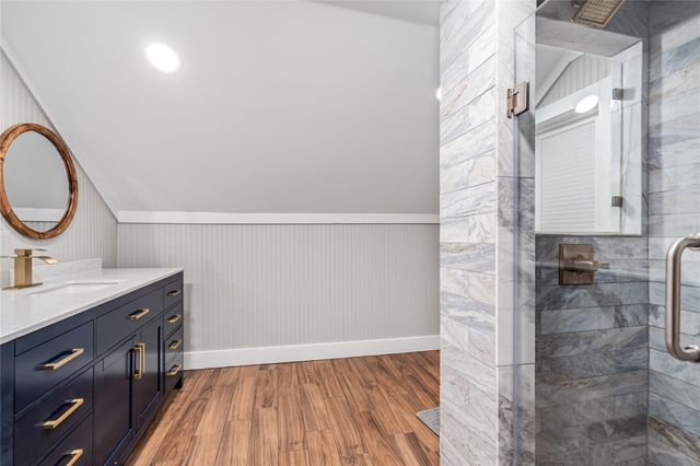 327 Middleton Street, Kemah, TX 77518