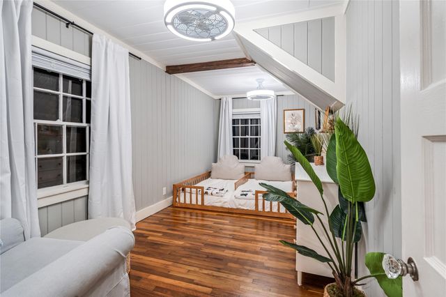 327 Middleton Street, Kemah, TX 77518