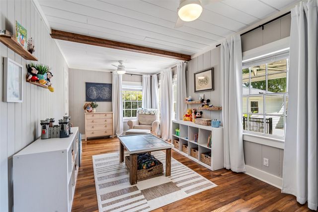 327 Middleton Street, Kemah, TX 77518