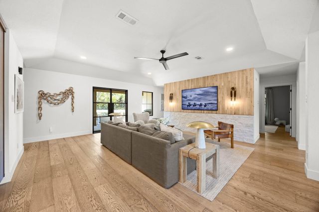 115 Signal Hill DR, Leander, TX 78641