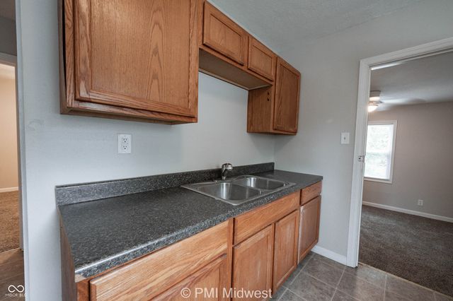 1615 E Southport Road, Indianapolis, IN 46227