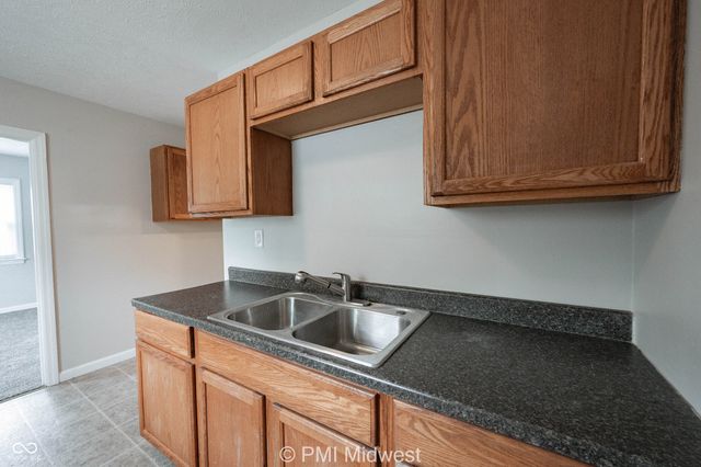 1615 E Southport Road, Indianapolis, IN 46227