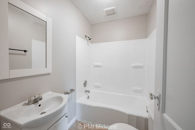 1615 E Southport Road, Indianapolis, IN 46227