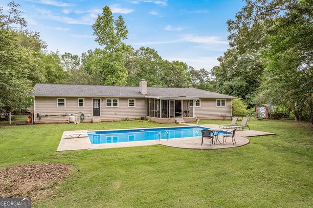 25 Pine Chase Drive, Carrollton, GA 30116