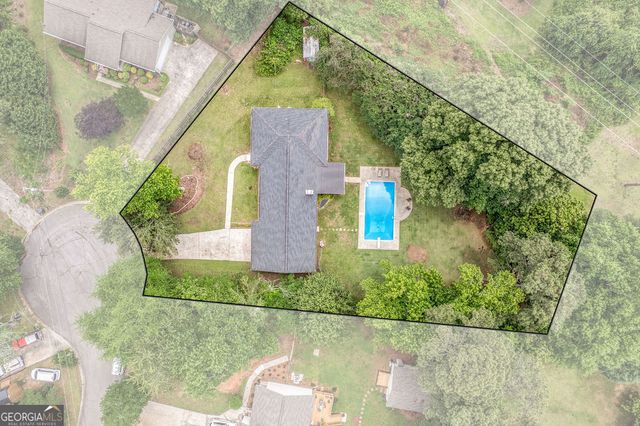 25 Pine Chase Drive, Carrollton, GA 30116