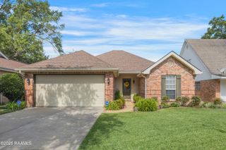 102 Babbling Brook Drive, Lafayette, LA 70506