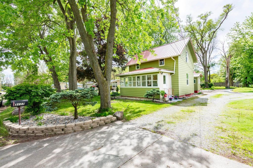 3117 Burr Oak Avenue, Elkhart, IN 46517