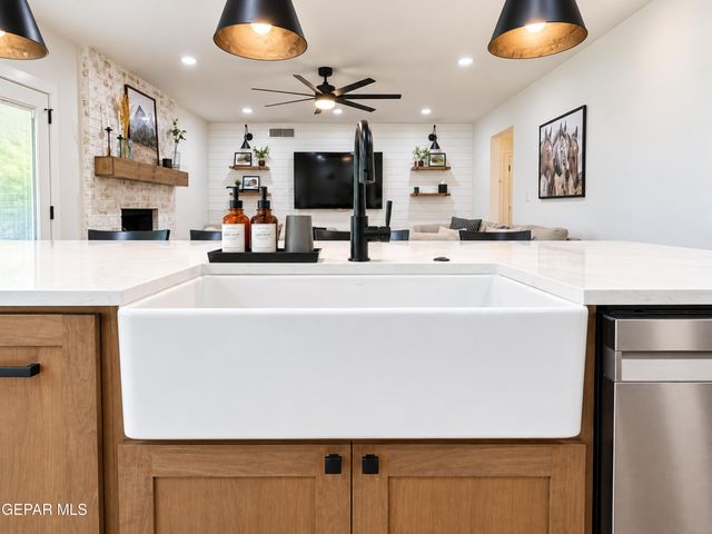 10605 CAUSEWAY Drive, El Paso, TX 79935