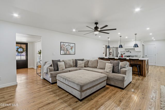 10605 CAUSEWAY Drive, El Paso, TX 79935