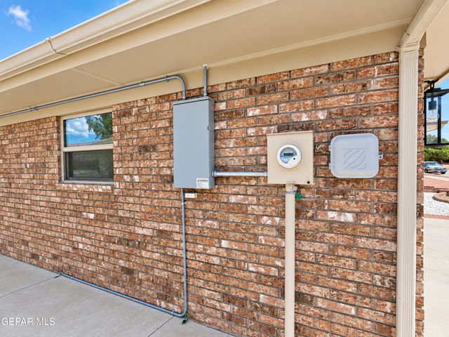 10605 CAUSEWAY Drive, El Paso, TX 79935