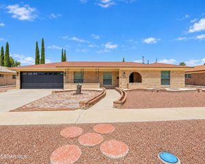 10605 CAUSEWAY Drive, El Paso, TX 79935