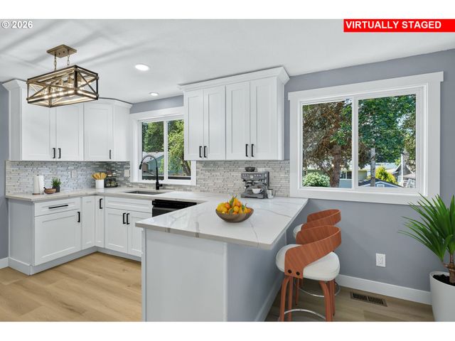 5685 Sw 207TH Ave, Beaverton, OR 97078