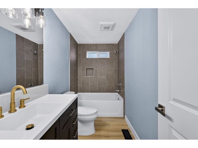 5685 Sw 207TH Ave, Beaverton, OR 97078