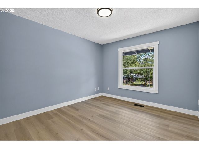 5685 Sw 207TH Ave, Beaverton, OR 97078