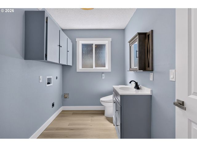 5685 Sw 207TH Ave, Beaverton, OR 97078