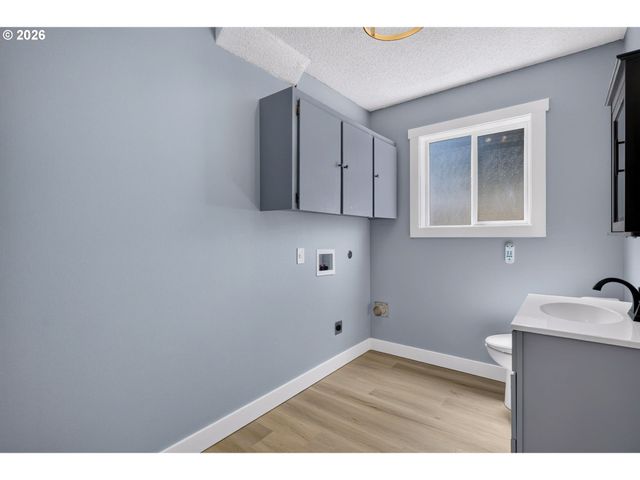 5685 Sw 207TH Ave, Beaverton, OR 97078