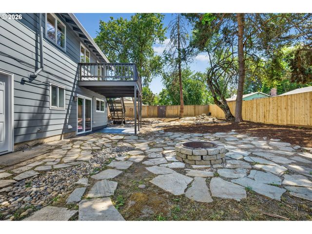 5685 Sw 207TH Ave, Beaverton, OR 97078