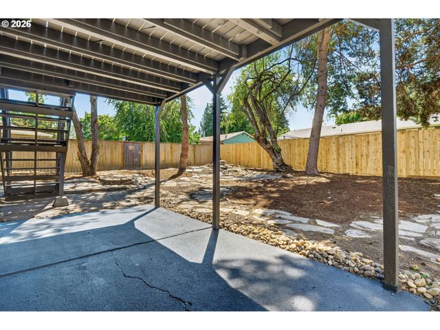 5685 Sw 207TH Ave, Beaverton, OR 97078