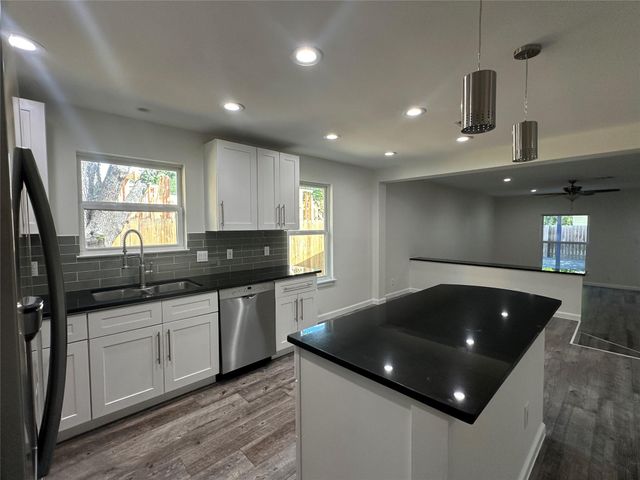 908 Plateau CIR, Austin, TX 78745