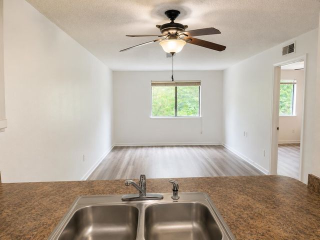 3555 Highway 544 Opas Apt 18D, Conway, SC 29526