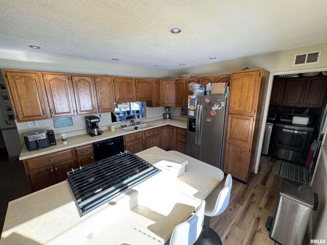 2214 W OVERBROOK Drive, Peoria, IL 61604