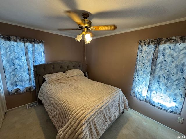 2214 W OVERBROOK Drive, Peoria, IL 61604