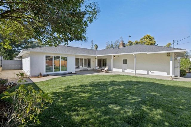 822 Amber Lane, Los Altos, CA 94024