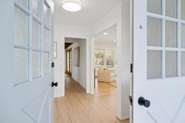 822 Amber Lane, Los Altos, CA 94024