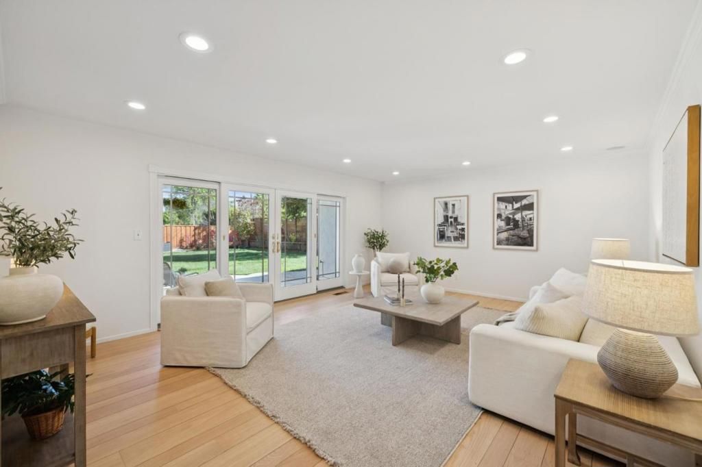 822 Amber Lane, Los Altos, CA 94024