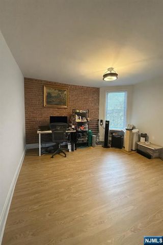 234 6th Street 10, Jersey City, NJ 07302