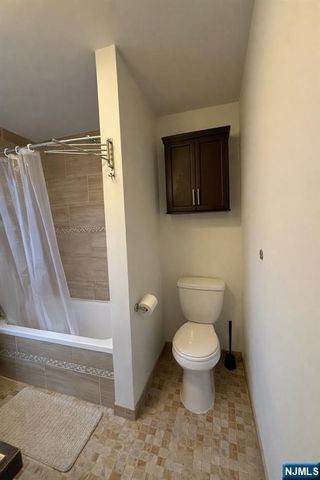 234 6th Street 10, Jersey City, NJ 07302