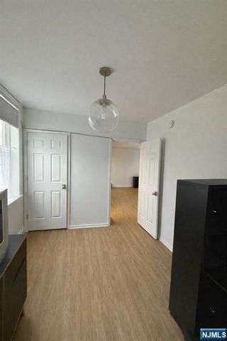 234 6th Street 10, Jersey City, NJ 07302