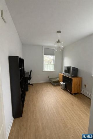 234 6th Street 10, Jersey City, NJ 07302