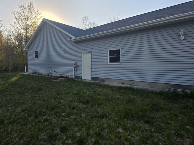 10185 S Tall Oak Trail, Grant, MI 49327