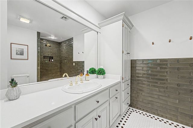 1801 El Contento Circle, Bentonville, AR 72712