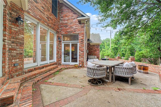 1801 El Contento Circle, Bentonville, AR 72712